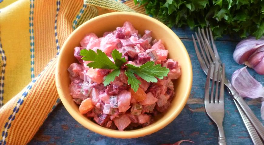 Vegetable salad with beets and mayonnaise