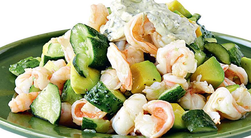 Cucumber and shrimp salad with sorrel mayonnaise